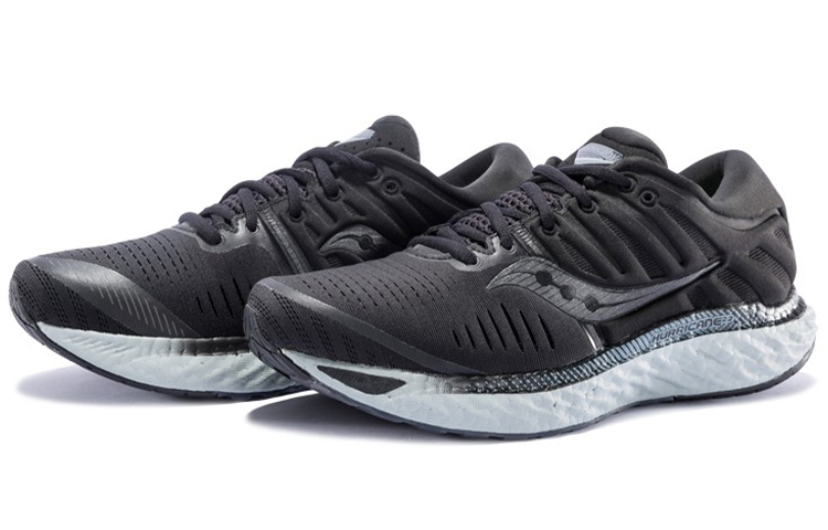 saucony Women’s Hurricane 22 ‘Blackout’