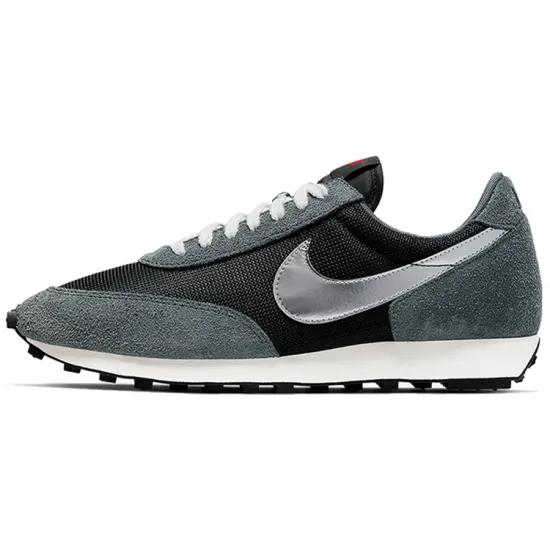 Nike Daybreak Metallic Silver