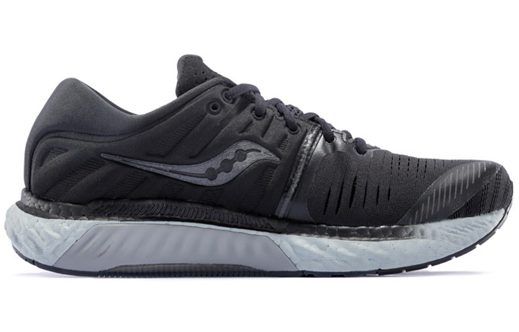 saucony Women’s Hurricane 22 ‘Blackout’