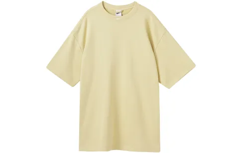 Nike T-Shirts Men's Gold Crew Neck Moderate Straight Fit