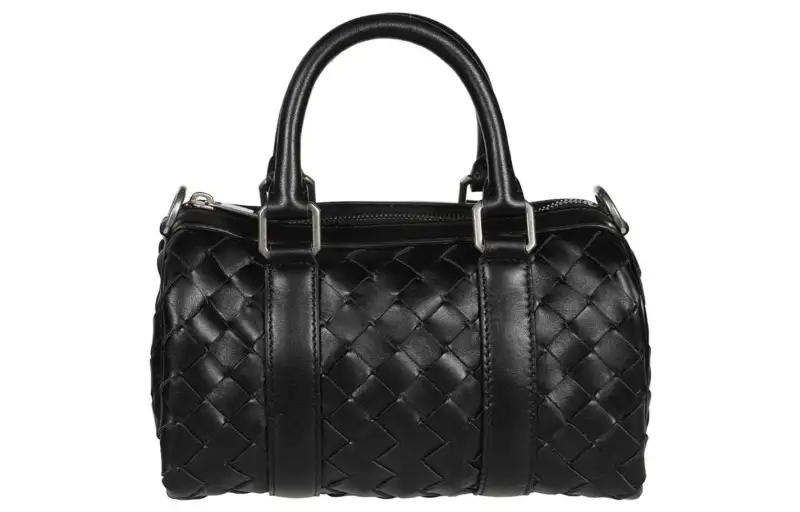Bottega Veneta Calfskin Shoulder Bag, Crossbody Bag, Handbag Medium Men's Black