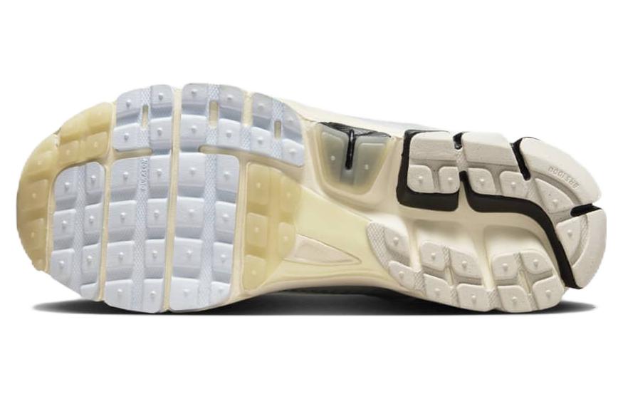 Nike Air Zoom Vomero 5