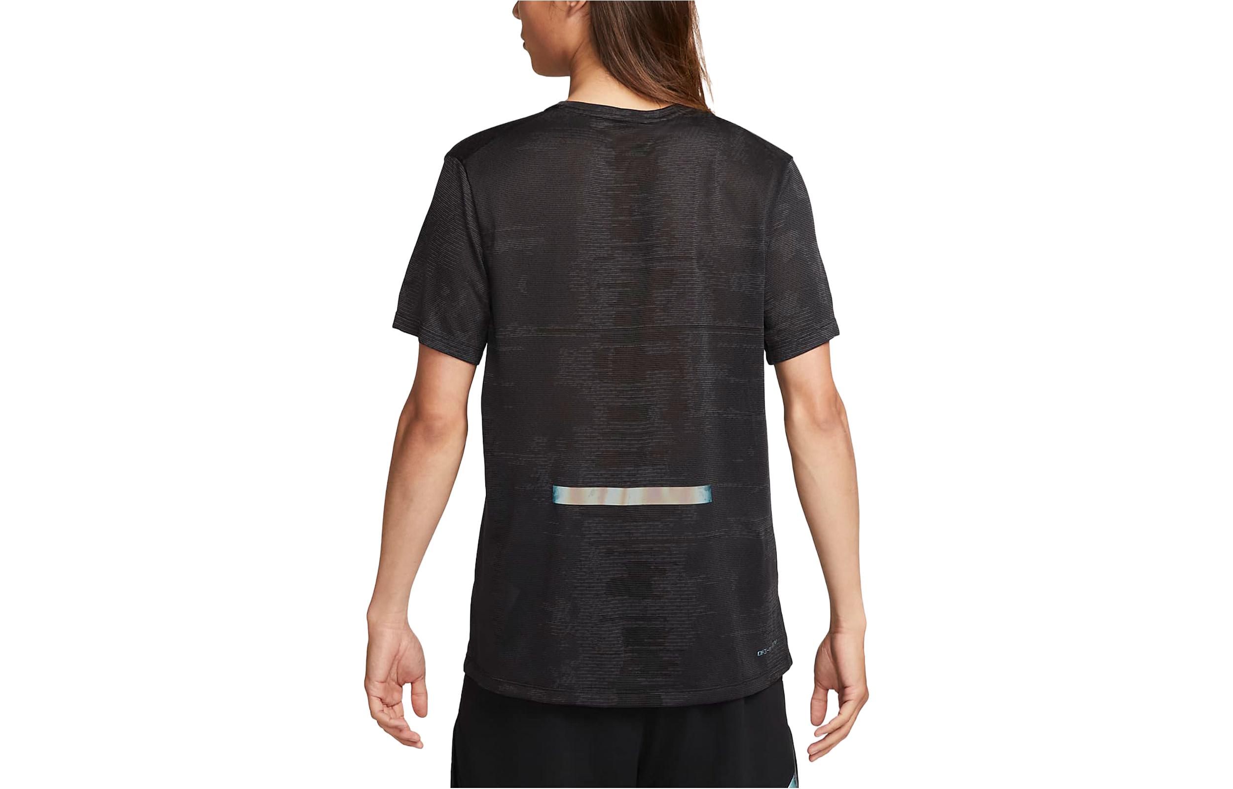 Nike Running T Shirt Men’s Medium Gray