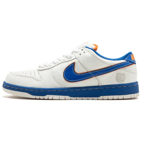 Nike SB Dunk Low Medicom 1