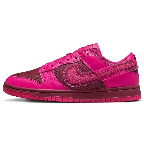 Nike Dunk Low Valentine's Day 2022 Women's