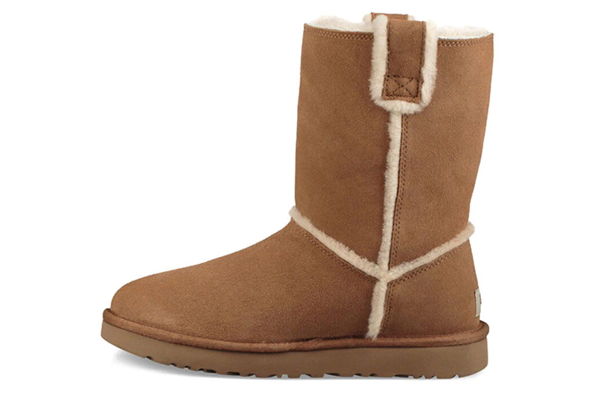 UGG Classic Short Spill Seam