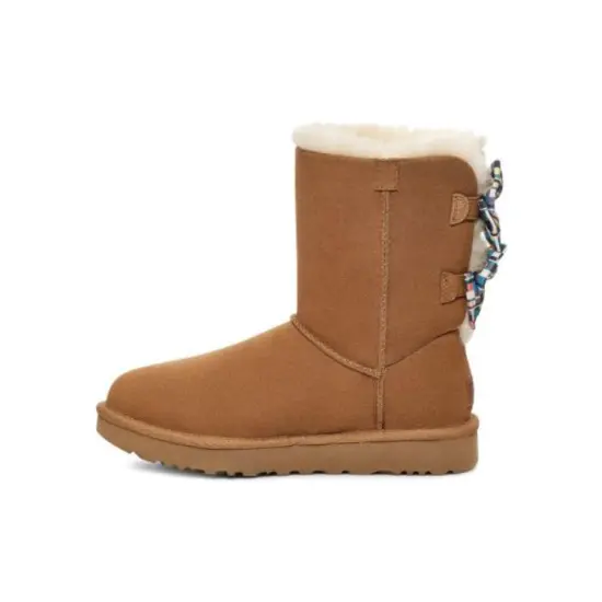 UGG Snow Boots Women's Chestnut