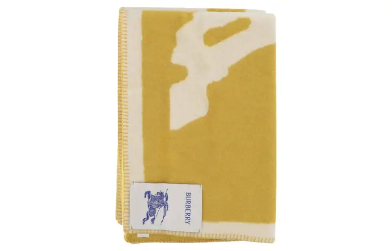 Burberry Equestrian Knight-Motif Brushed-Effect Blanket
