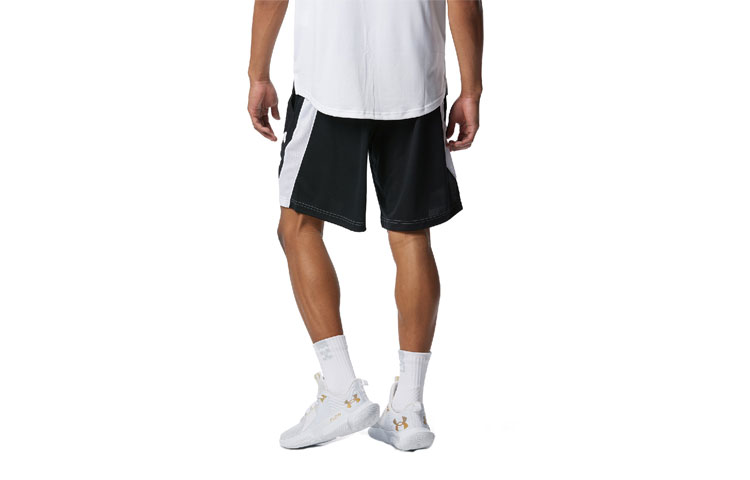 Under Armour Sports Shorts Men’s Black Moderate