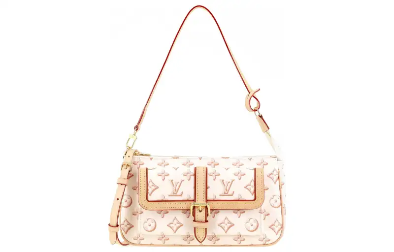 LOUIS VUITTON Shoulder Bags