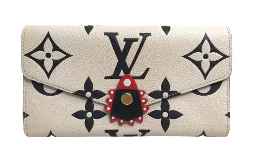 LOUIS VUITTON Crafty Sarah Wallet 16 Card Slot Cream