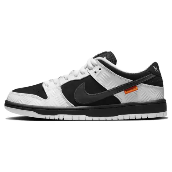 Nike Sb Dunk Low Tightbooth