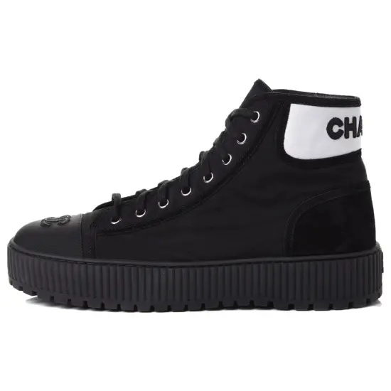 CHANEL Stylish Skateboarding Shoes Women's Black
