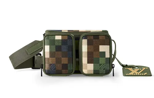 LOUIS VUITTON Lv Trail Wearable Wallet