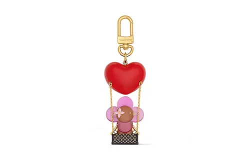 LOUIS VUITTON Vivienne Dream Key Holder