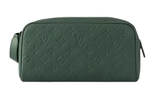 LOUIS VUITTON Dopp Kit