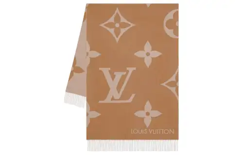 LOUIS VUITTON Monogram Giant Scarf