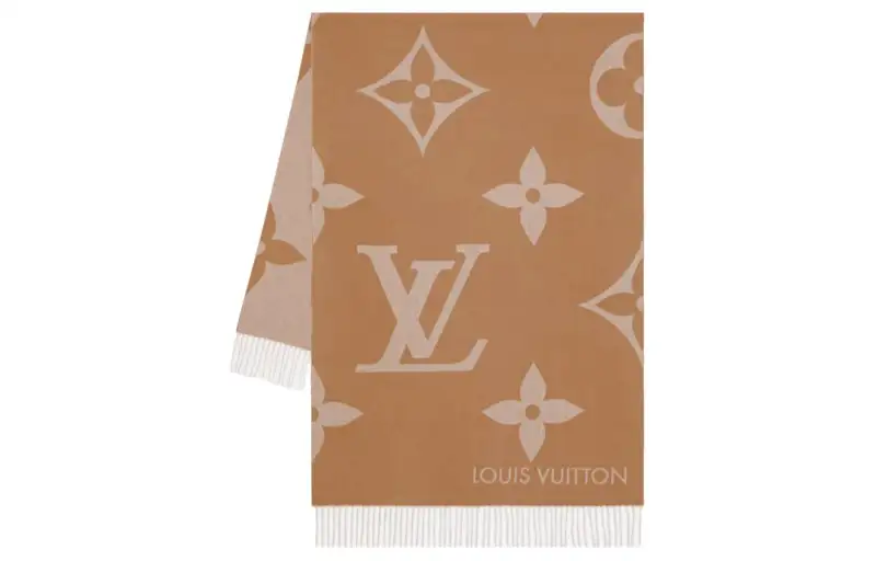 LOUIS VUITTON Monogram Giant Scarf