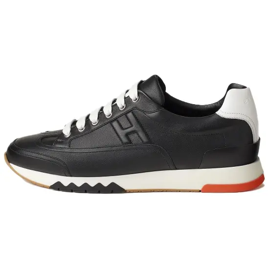 HERMES Trail Casual Shoes Men Low-Top Black