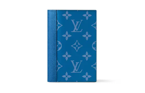 LOUIS VUITTON M31050 Passport Cover