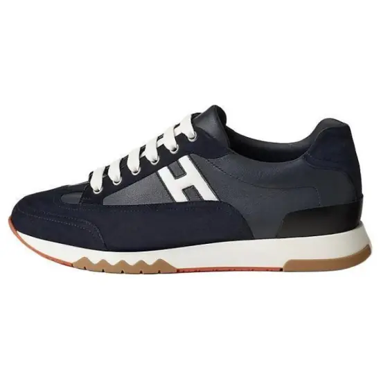HERMES Trail Casual Shoes Men Low-Top Black