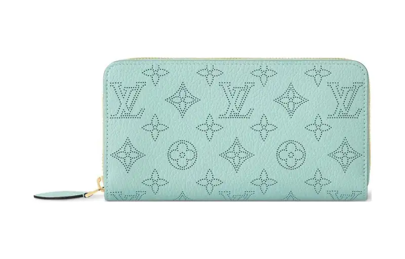 LOUIS VUITTON Zippy Wallet