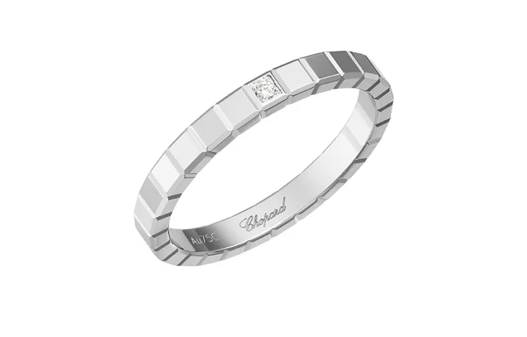 18kt white gold Ice Cube diamond ring