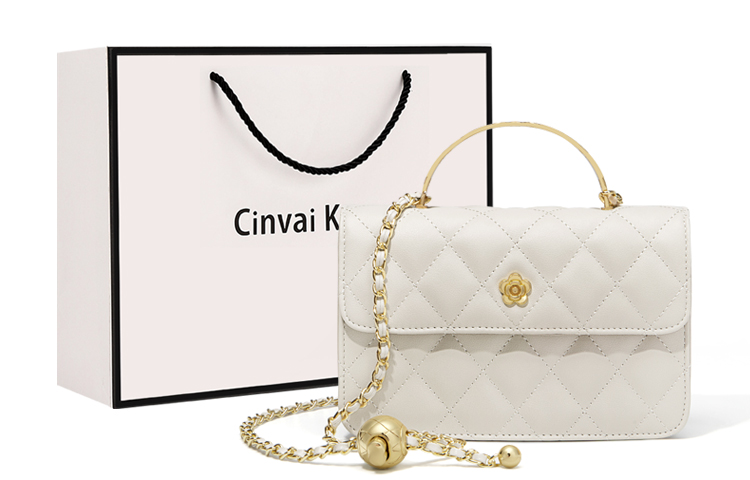 Classic fashionable universal leather synthesized small black white bag, high-quality style, Chanel style