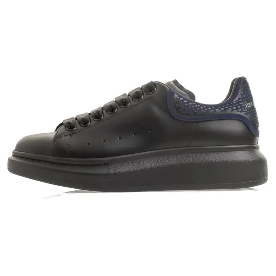 Alexander McQueen Round-Toe Lace-Up Sneakers