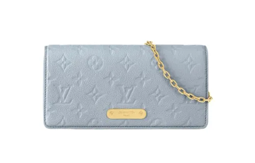 LOUIS VUITTON Wallet On Chain Lily