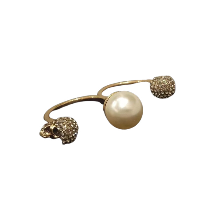 Женское кольцо Alexander McQueen Pearl Skull (золотистое)