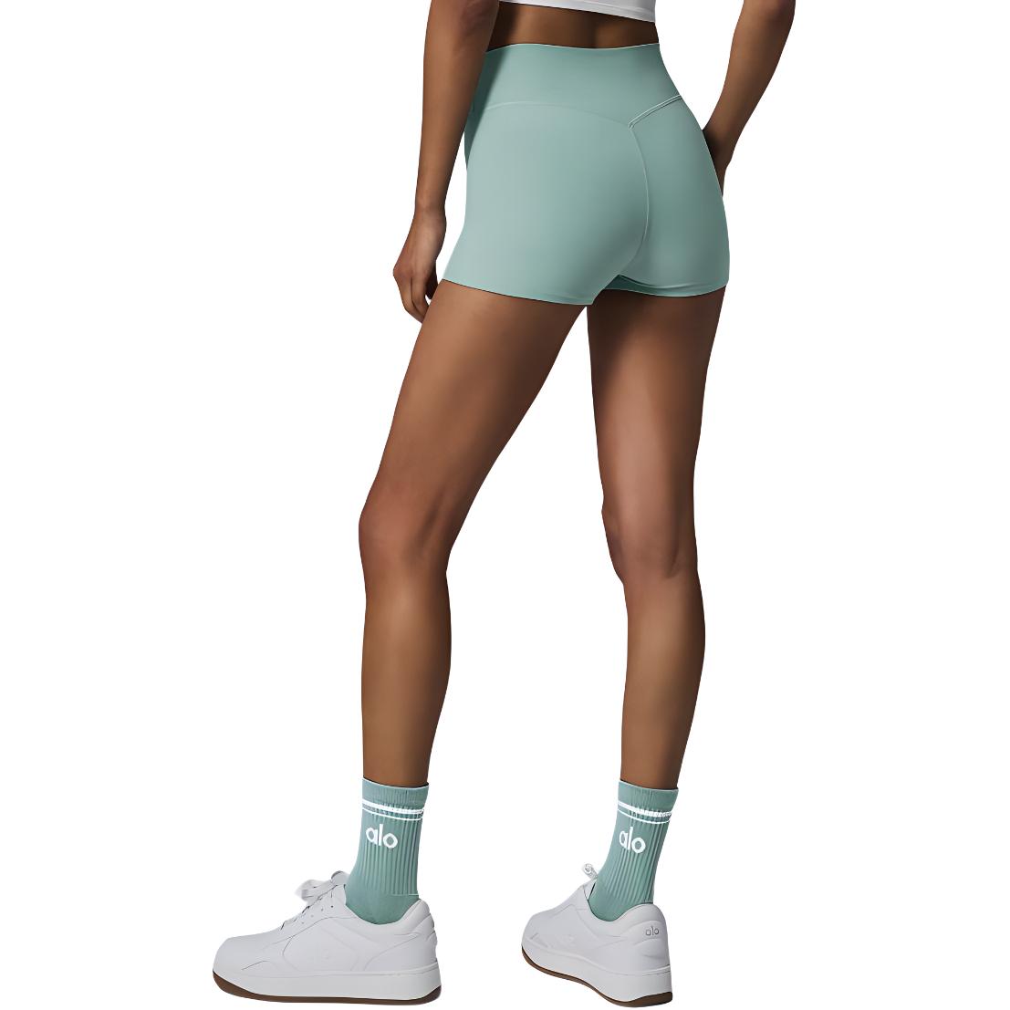 Alo Yoga Shorts Women’s Moderate