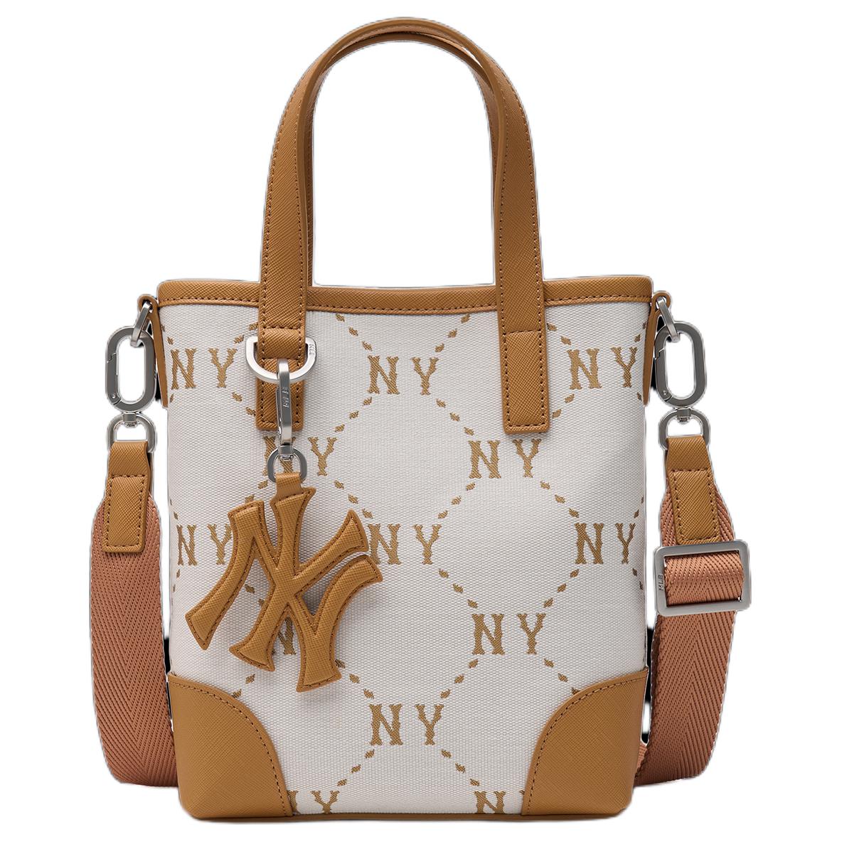 Сумка MLB Monogram New York Yankees (кремовая)