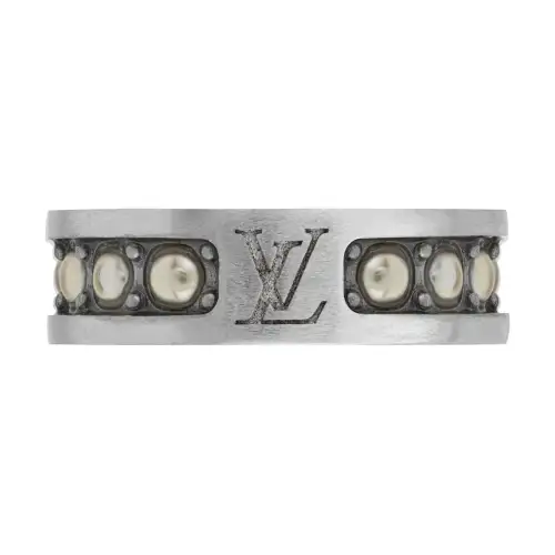 Lv Pearls Ring