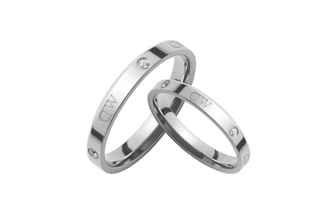 Daniel Wellington Synthetic Cubic Zirconia Alloy Rings Unisex Elegant Silver