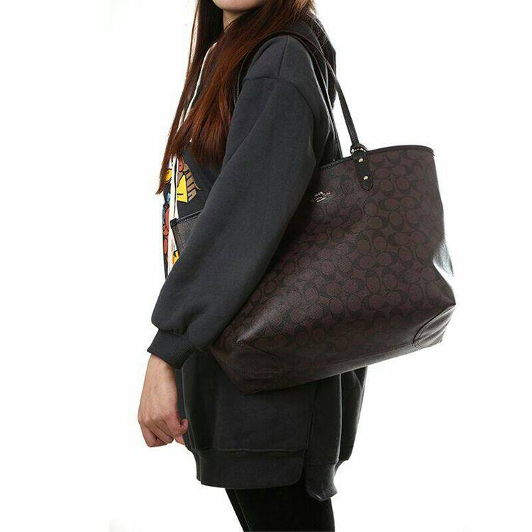 Женская сумка COACH Reversible City Tote 33 (черно-коричневая) — фото 6