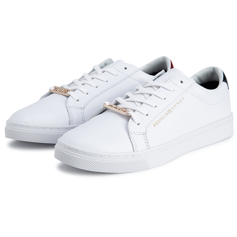 Tommy Hilfiger Простая кожа металлический стандартный для отдыха Удобный и универсальный, с низким вырезом. панель обувь женский белый