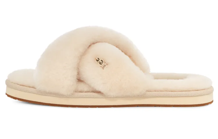 UGG Slippers//Home Slippers Natural