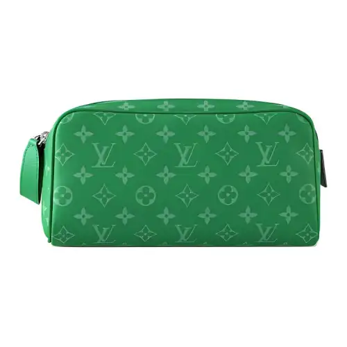 LOUIS VUITTON M31037 Dopp Kit