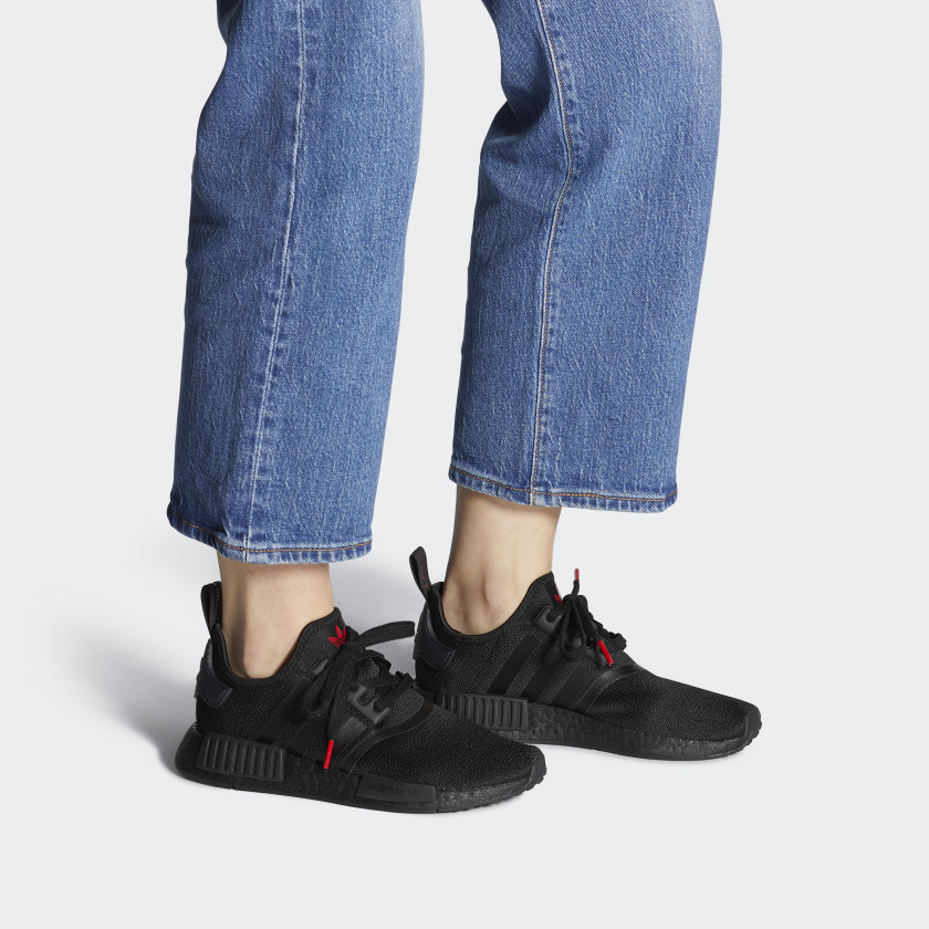 Женские кроссовки adidas NMD_R1 (черно-красные) — 黑/猩红 — фото 7