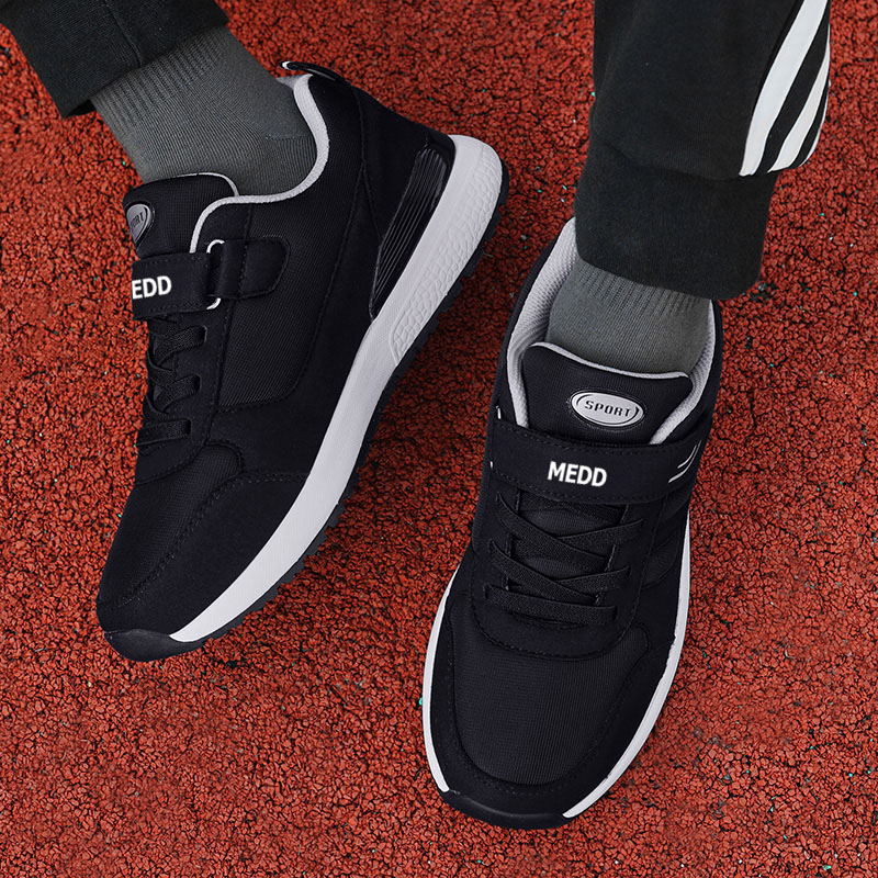 Medd Walking Shoes Men’s Low Top Black