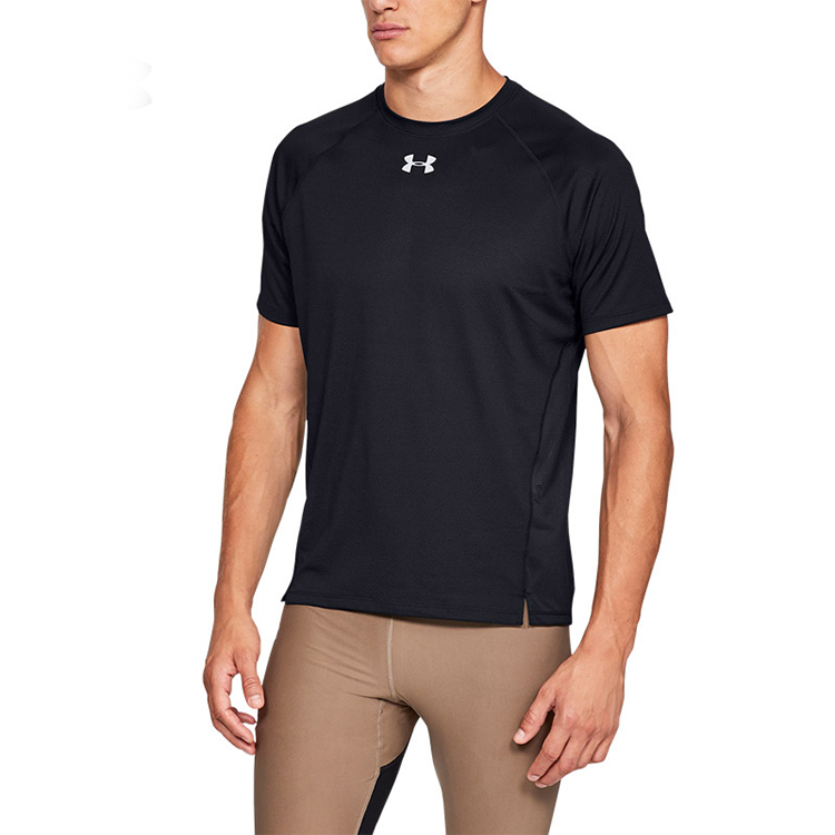 Мужская футболка Under Armour Challenger Pro (черная) — фото 3
