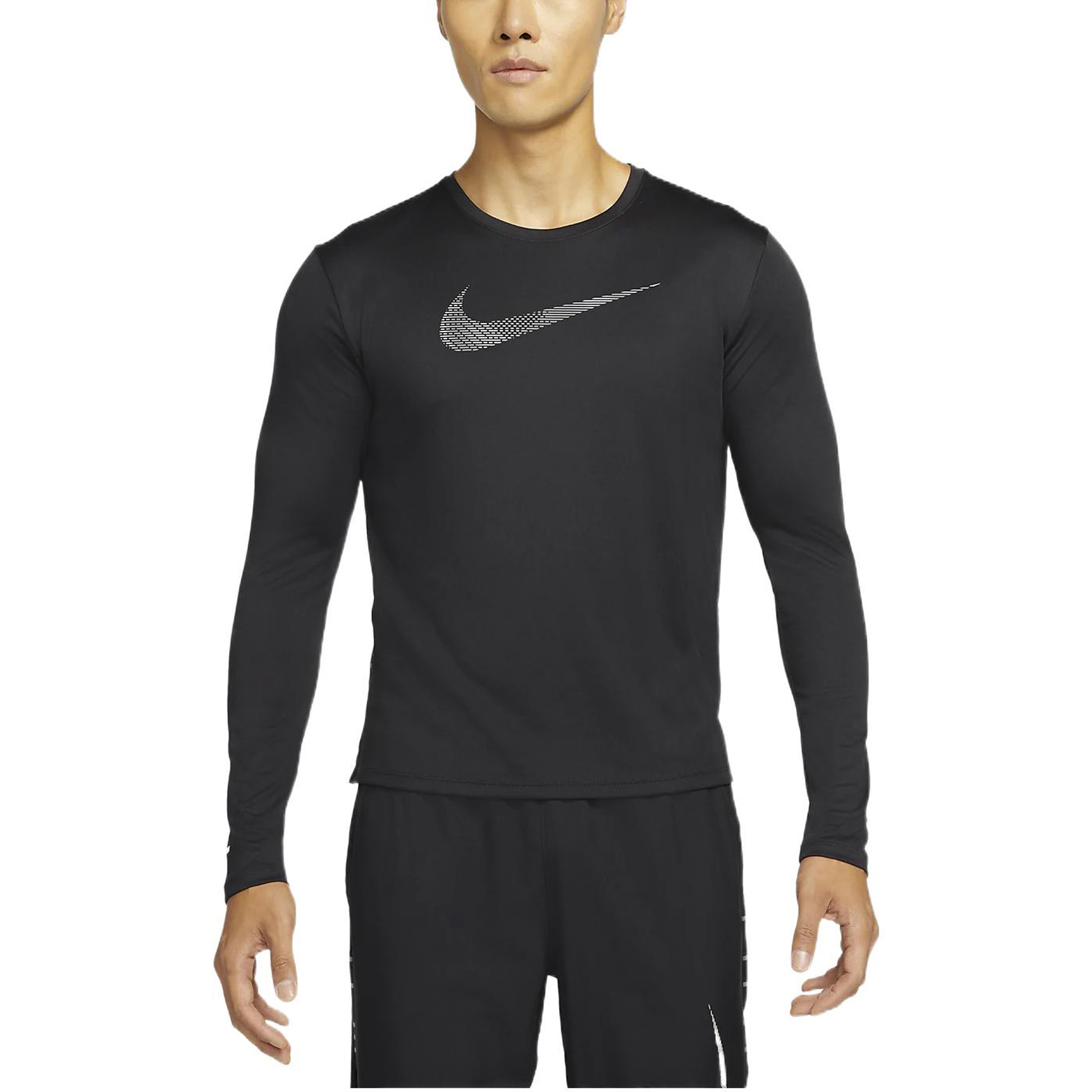 Nike Running T Shirts Men’s Black Moderate Straight Fit