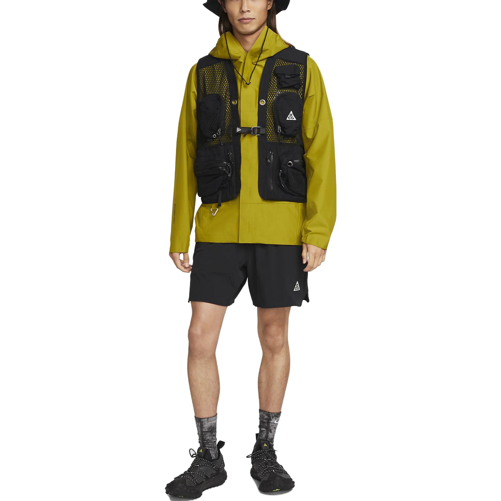 Nike ACG Sports Shorts Men’s Black Moderate