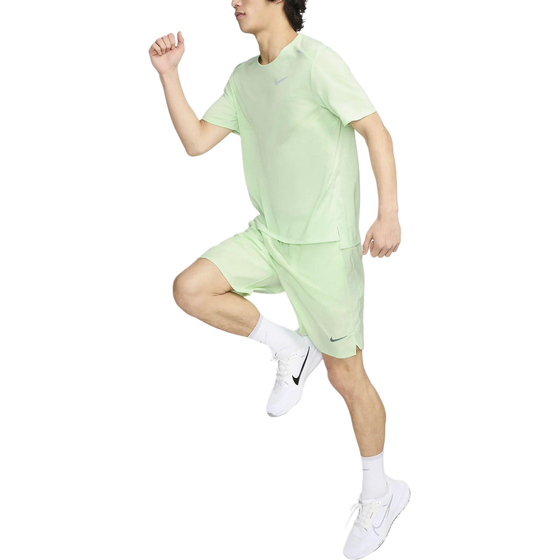 Nike Dri Fit Rise 365 Running T Shirt Men’s Light Green