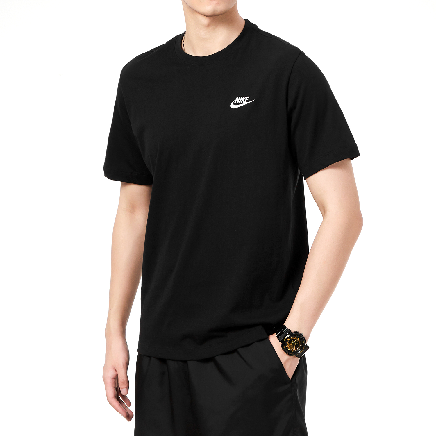 Nike Casual Sportswear Men’s Crew Neck Moderate