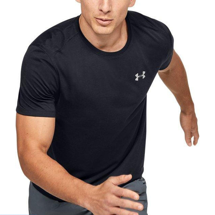 Мужская футболка Under Armour UA Swyft T (черная) — фото 3