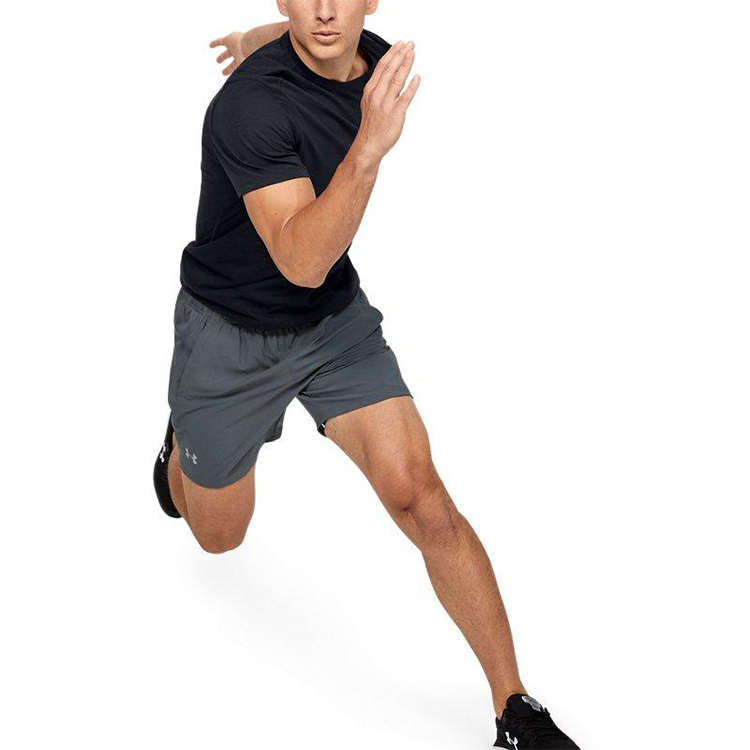 Мужская футболка Under Armour UA Swyft T (черная) — фото 4