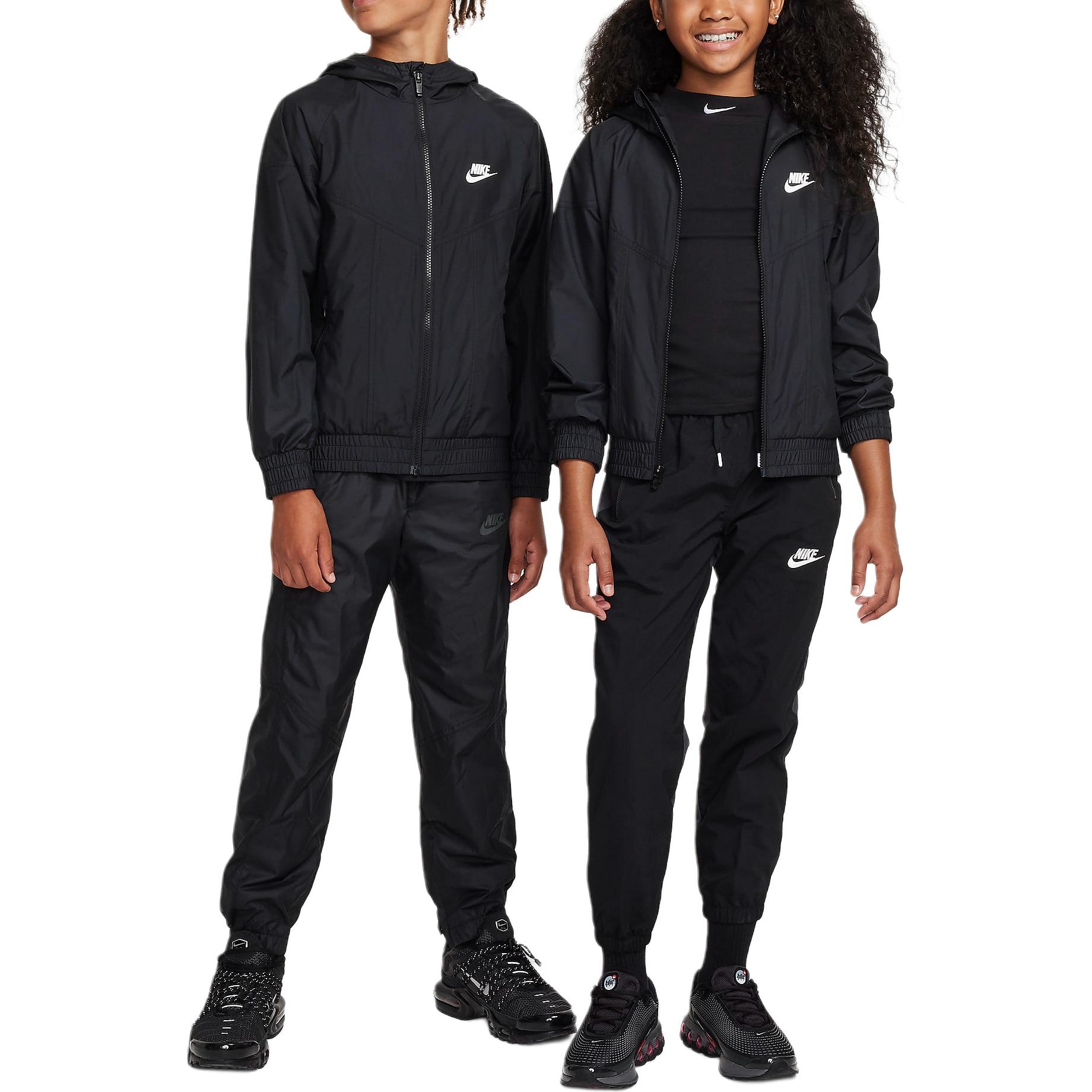 Куртка Nike Sportswear Windrunner (черно-белая) — фото 2