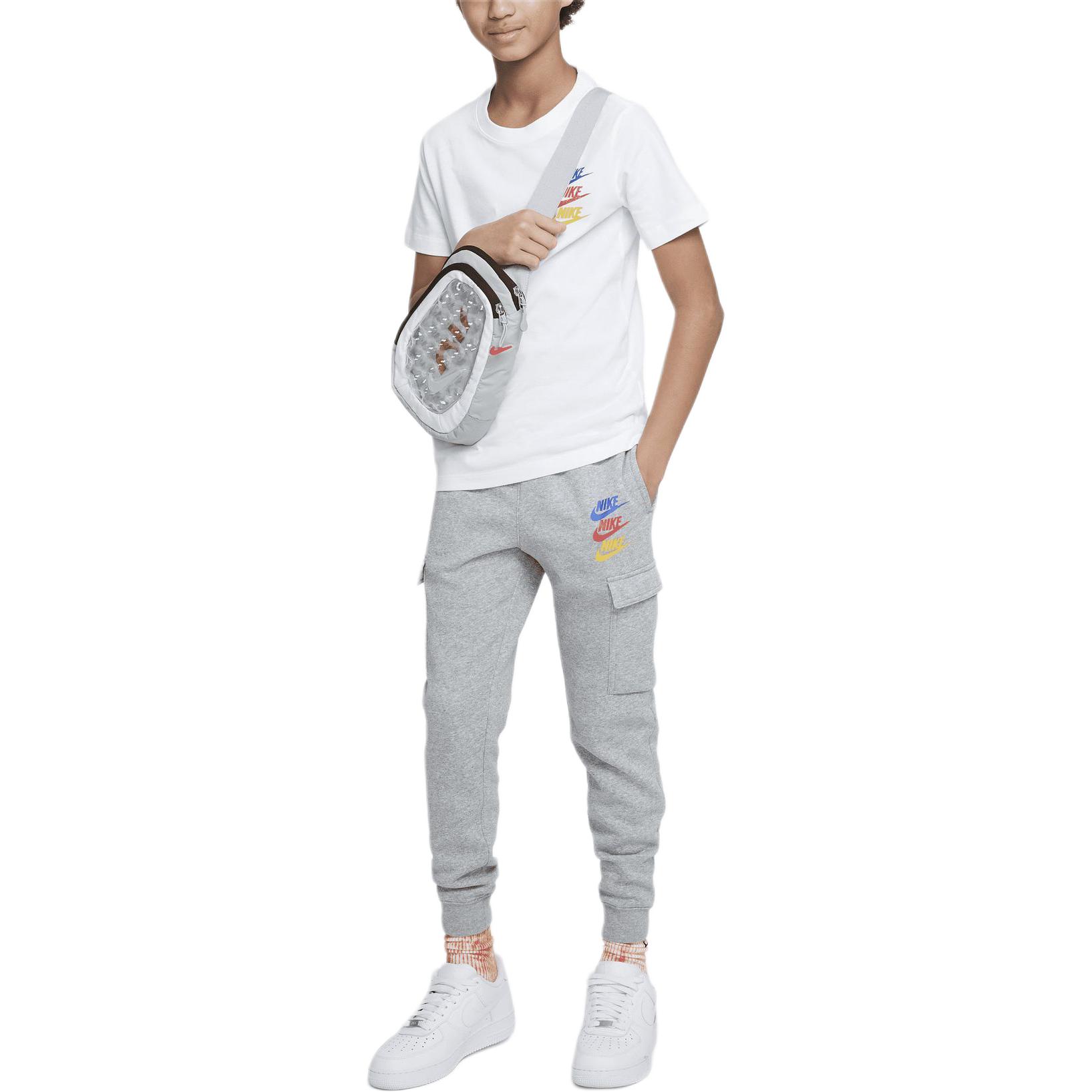 Мужская футболка Nike Sportswear Standard Issue (белая) — фото 3